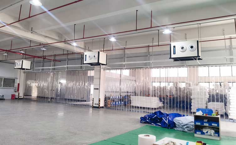 制衣工廠制冷降溫，應(yīng)用蒸發(fā)冷省電空調(diào)-臥式射流空調(diào)機(jī)組